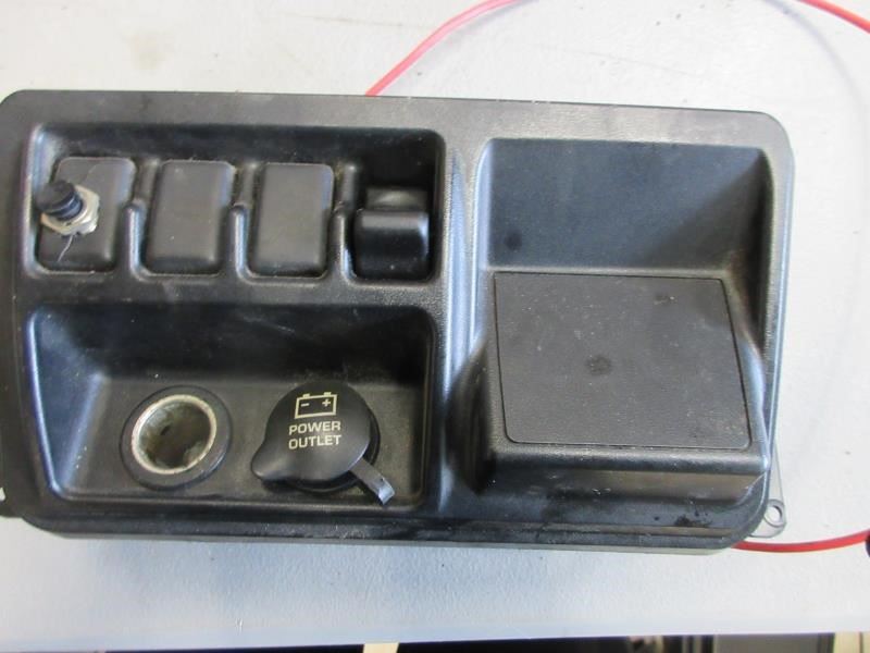 Good condition, clean and ready for installation.Crack on one of the controls. 56047069