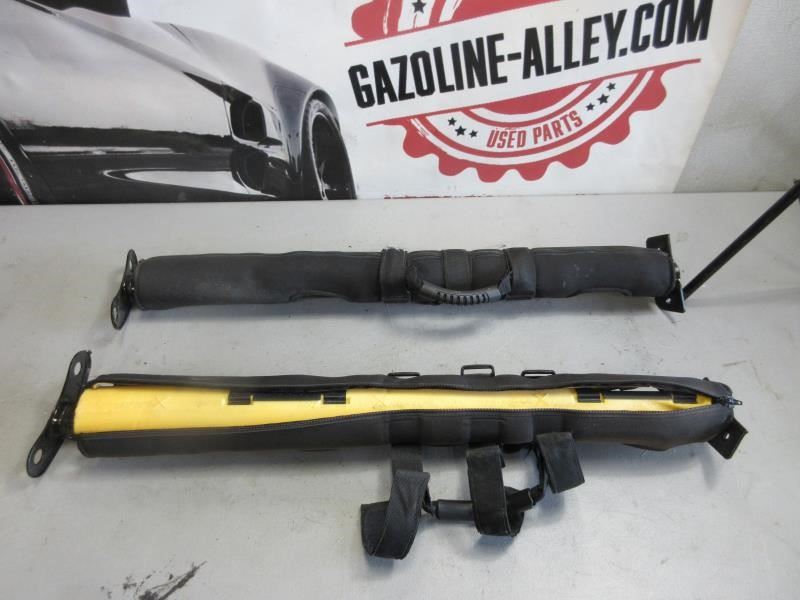 Good condition, clean and ready for installation. Includes padding and zip up covers as pictured. 55176505 / 55176504
(2000-2006 Jeep Wrangler TJ OEM Sport Roll Bar Side Rails w/ Insulation 55176505)