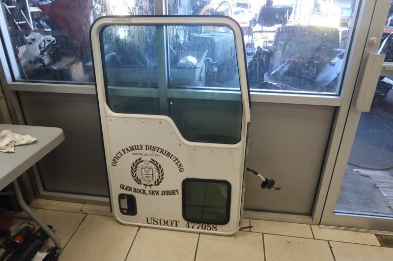 Kenworth T270 T370 OEM Front Right RH Passenger Door Assembly Power