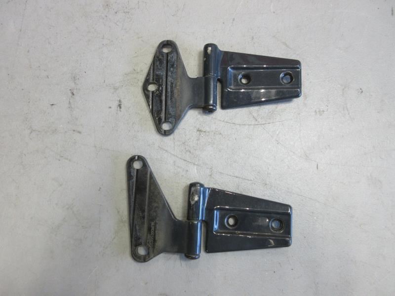 Has some deep scratches as shown in pictures. Ready for installation. (2007-2018 Jeep Wrangler JK OEM Driver Door Hinges Fit Both Front & Rear 55395385)