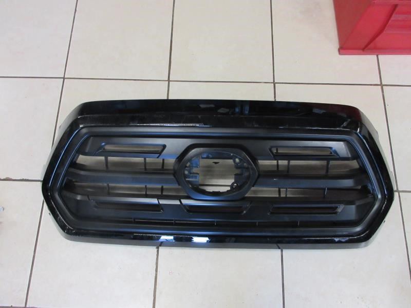 2018-2019 Toyota Tacoma OEM Front Grille Assembly 53101-04030