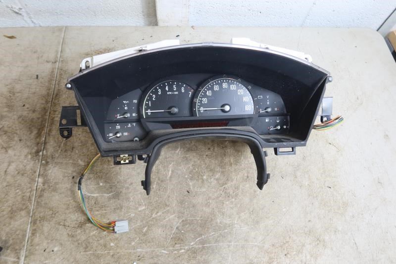 2006 Cadillac XLR OEM Instrument Cluster Speedometer Assembly 10371112