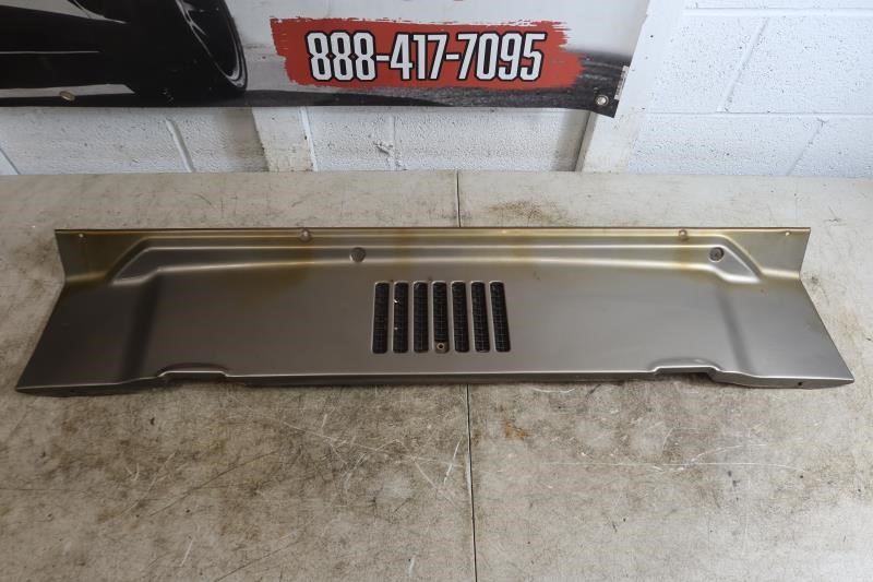 1997-2006 Jeep Wrangler TJ LJ OEM Single Vent Cowl Grille Grill Panel 55174636AB