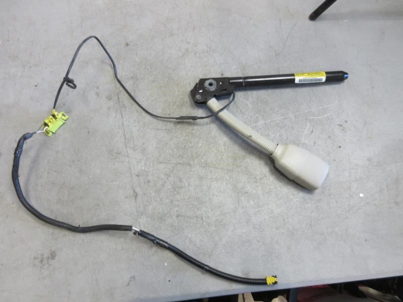 2004-2006 Cadillac XLR OEM RH Passenger Seat Belt Buckle