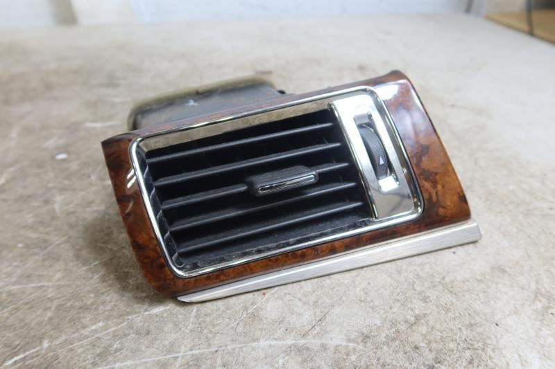 2008-2014 Cadillac Escalade Platinum OEM Driver Side Dash Panel w/ Vent 20935550