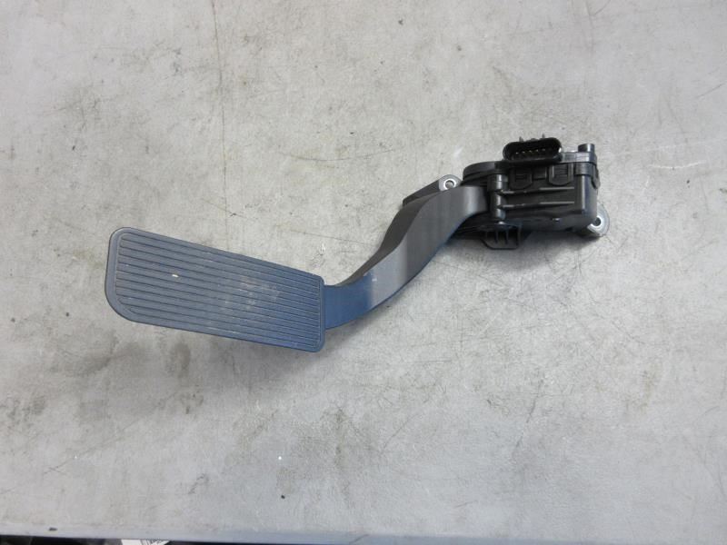Good condition, clean, professionally tested and ready for installation. 20972082/ 23362231(2011-2020 Cadillac	Escalade OEM Gas Accelerator Pedal 20972082)