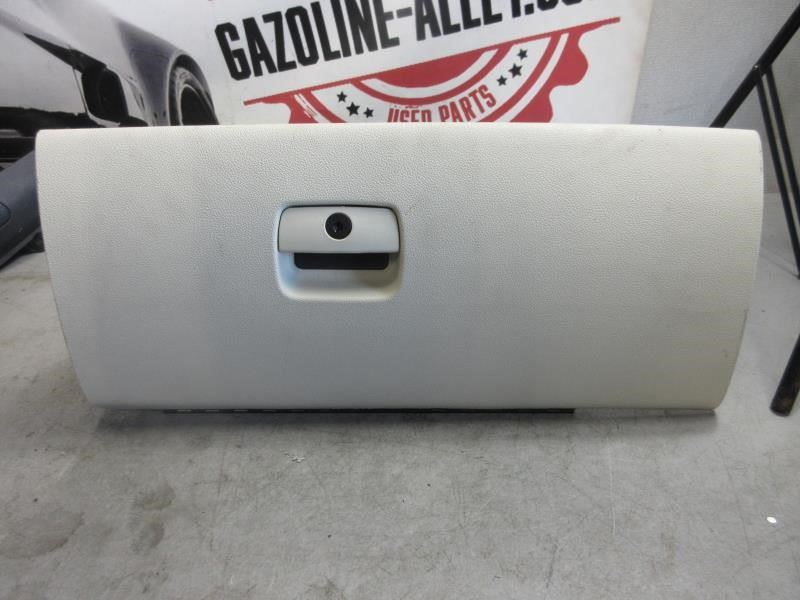 Good condition, clean and ready for installation. 20925890/ 20925892 (2009-2014 Cadillac Escalade OEM Glove Box Assembly 20925890)