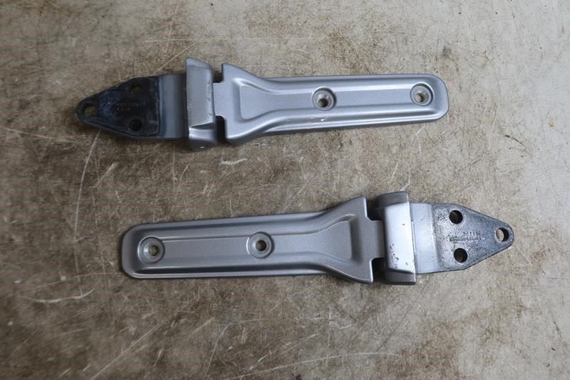 2018-2023 Jeep Wrangler JL OEM Rear Tailgate Trunk Hinge Set 68282145