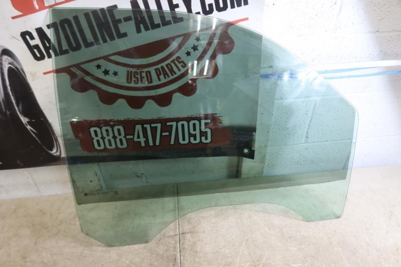 2011-2014 Cadillac Escalade OEM Front Right Passenger Door Window Glass 20776969