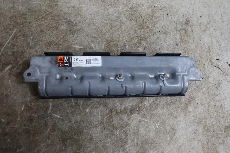 2016-2023 Chevrolet Chevy Camaro OEM Right RH Passenger Knee Air 84081261