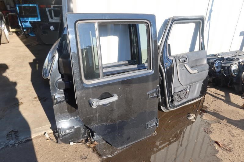 2011-2018 Jeep Wrangler JK JKU OEM Rear Right Passenger Side Door 68079598