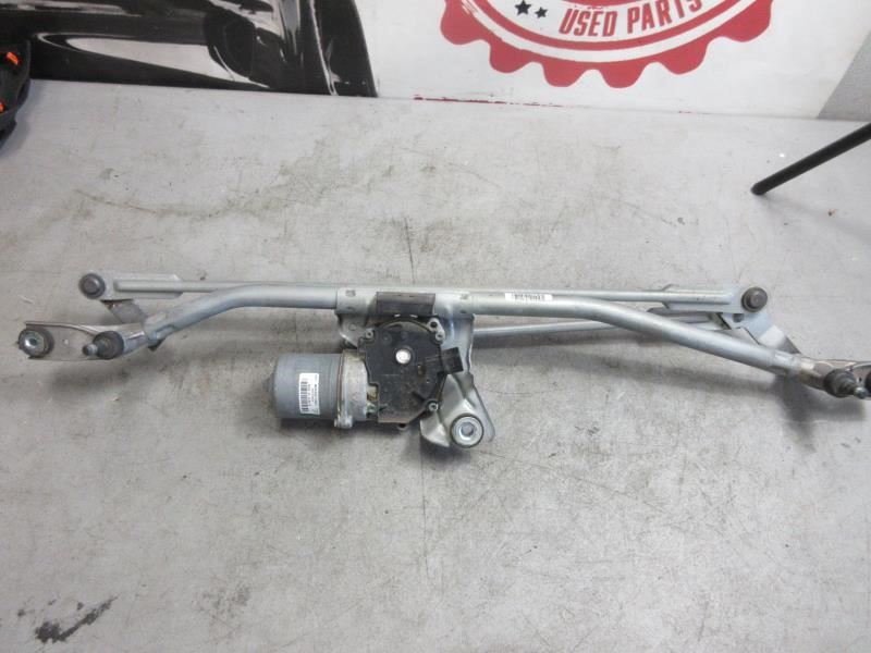 2007-2014 Cadillac Escalade OEM Windshield Wiper Linkage & Motor 23328193