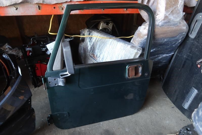 1997-2006 Jeep Wrangler TJ LJ OEM Full Door Left Driver LH Side 55176537
