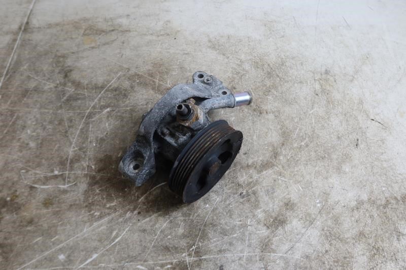 2012-2018 Jeep Wrangler JK OEM Power Steering Pump w/ Bracket 05154400 / 05154399

4 accounted for of 5 as of 7-18-25