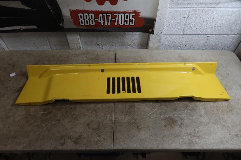 1997-2006 Jeep Wrangler TJ LJ OEM Single Vent Cowl Grille Grill Panel 55174636AB