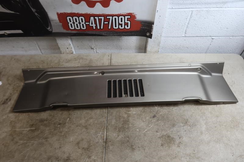 1997-2006 Jeep Wrangler TJ LJ OEM Single Vent Cowl Grille Grill Panel 55174636AB
