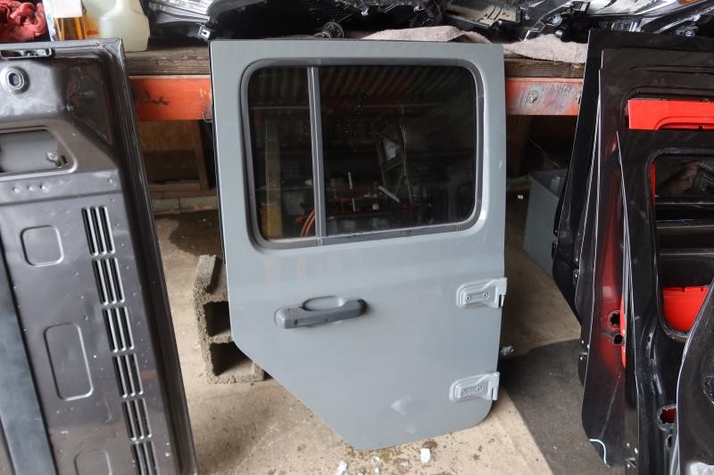 2018-2023 Jeep Wrangler Gladiator OEM Rear Right Passenger Door 68281908