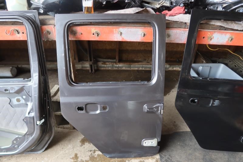 2018-2023 Jeep Wrangler Gladiator OEM Rear Right Passenger Door Shell 68281908