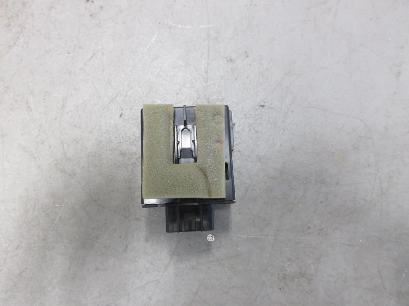 2016-2018 Jeep Wrangler JK OEM Heated Seat Control Module 68299656