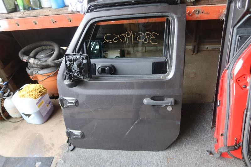 2018-2023 Jeep Wrangler Gladiator OEM Front Left LH Driver Door 68281911
