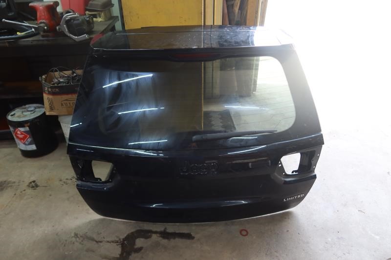 2014-2022 Jeep Grand Cherokee OEM Rear Tailgate Lift Gate Door Black 68154524