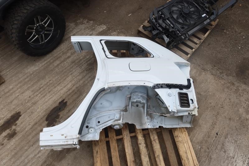 2014-2022 Jeep Grand Cherokee OEM Rear Left Driver Quarter Panel Assembly 68214167