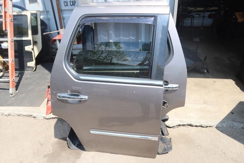 2010-2014 Cadillac Escalade OEM Rear Right Passenger Door Assembly 22899153