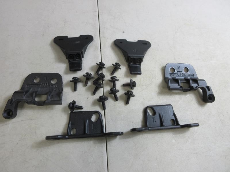 18-23 Jeep JL Wrangler OEM Hardtop Freedom Panel Latch Brackets 68290476 / 68290477