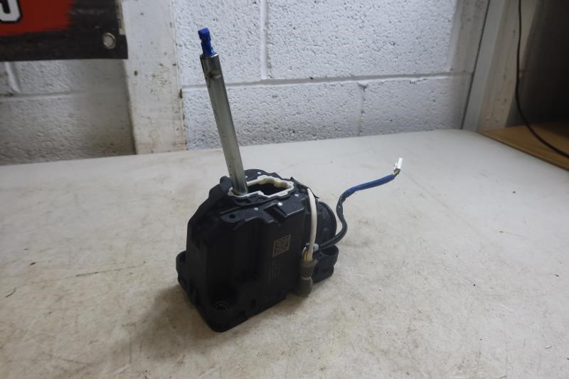 2018-2021 Dodge Durango OEM Transmission Shifter Assembly 68428791