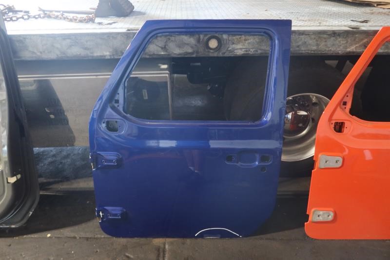 2018-2023 Jeep Wrangler Gladiator OEM Front Left LH Driver Door Shell 68281911