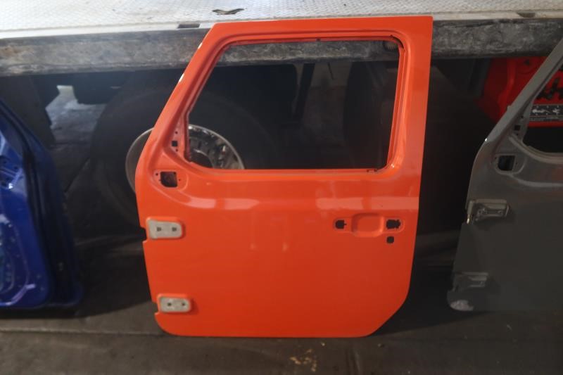 2018-2023 Jeep Wrangler Gladiator OEM Front Left LH Driver Door Shell 68281911