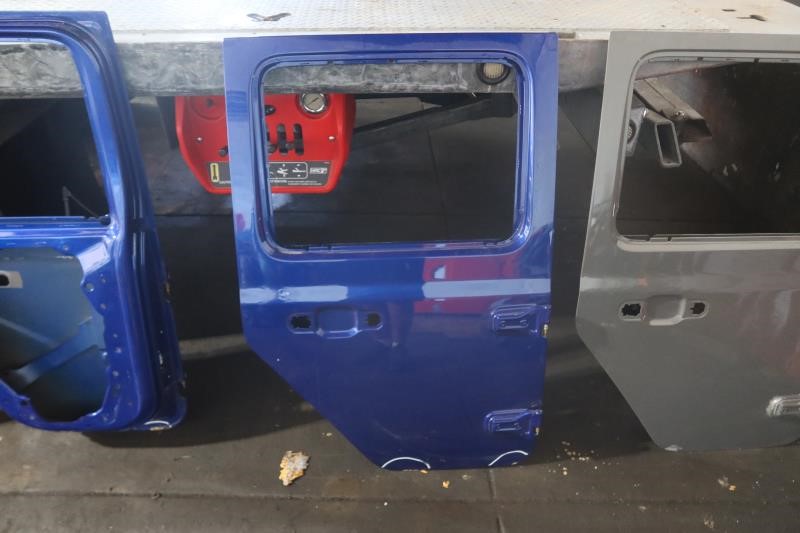 2018-2023 Jeep Wrangler Gladiator OEM Rear Right Passenger Door Shell 68281908