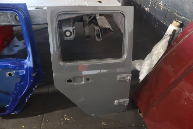 2018-2023 Jeep Wrangler Gladiator OEM Rear Right Passenger Door Shell 68281908