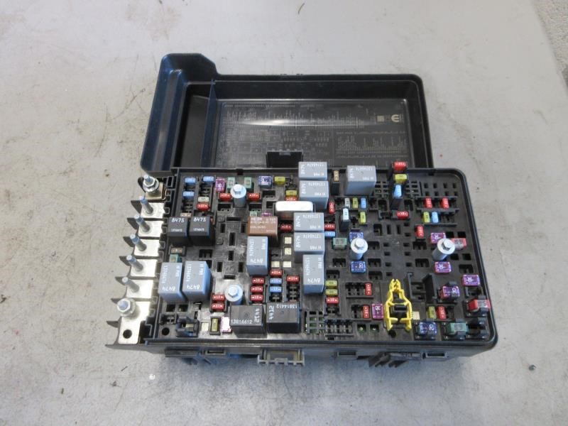 2019-2020 Jeep Wrangler JL OEM Fuse Block Power Distribution Center 68370551