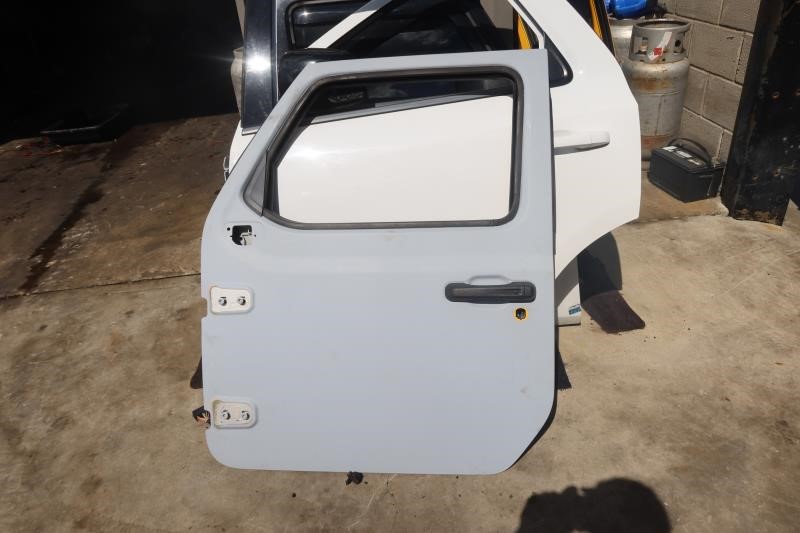 2018-2023 Jeep Wrangler Gladiator OEM Front Left LH Driver Door 68281911