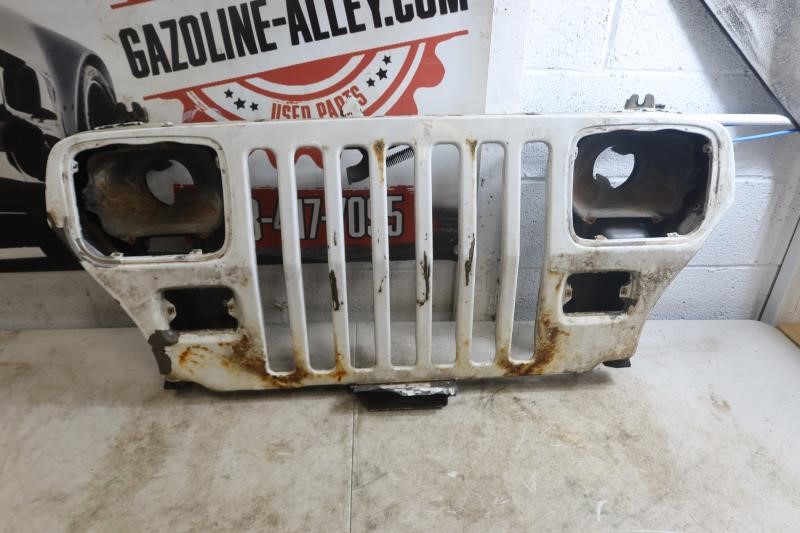 1987-1995 Jeep Wrangler YJ OEM Front Grille Grill Assembly 55345192