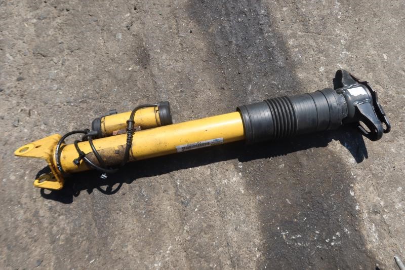 2016-2021 Jeep Grand Cherokee Trackhawk OEM Rear Left Driver Strut 68306115