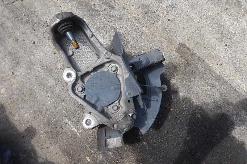2014-2019 Chevy Corvette C7 OEM Front Left Driver Knuckle Spindle Hub 84506878