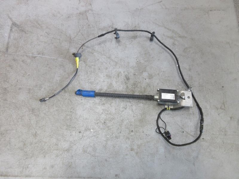 2014-2018 Chevrolet Corvette C7 OEM Radio Antenna Module 23361417