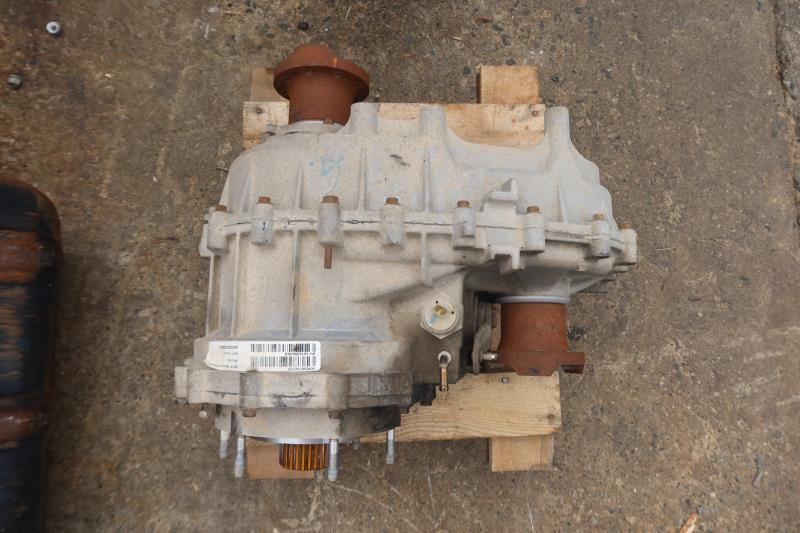 2012-2018 Jeep Wrangler JK OEM Rock-Trac 4 to 1 Transfer Case Assembly 52123503