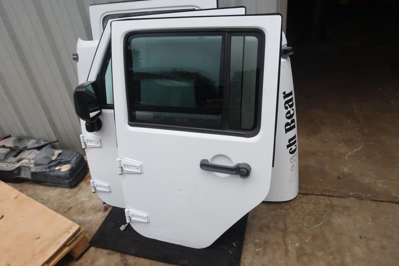 2011-2018 Jeep Wrangler JK JKU OEM Rear Left Driver Side Power Door PW7 68079599