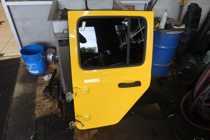 2018-2023 Jeep Wrangler Gladiator OEM Rear Left Driver Door Assembly 68281909