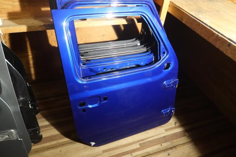 2018-2023 Jeep Wrangler Gladiator OEM Front Right Passenger Door Shell 68281910