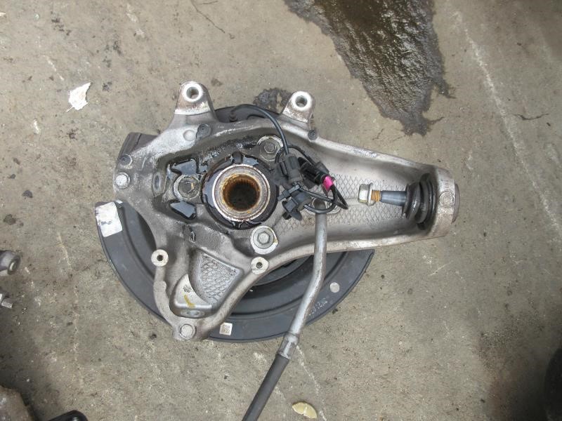 2014-2019 Chevy Corvette C7 OEM Rear Right Passenger Knuckle Spindle 84506881