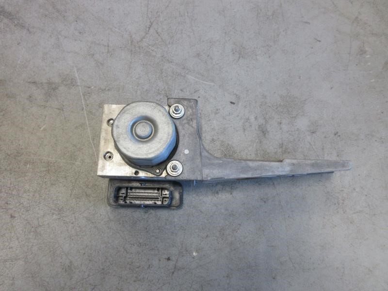 2014-2016 Chevrolet Corvette C7 OEM ABS Anti Lock Brake Pump 23459262