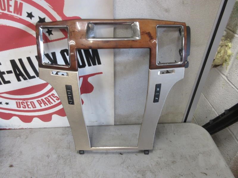 2009-2014 Cadillac Escalade Platinum OEM Radio Dash Trim Bezel Surround 20935599