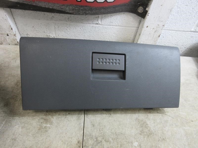 2005-2007 Dodge Dakota OEM Glove Box Assembly Gray 1BL711DHAA