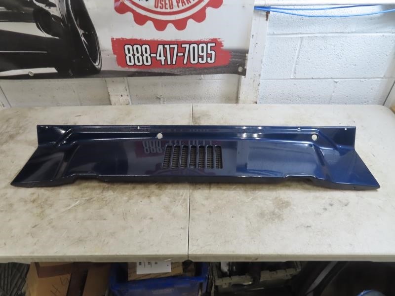 1997-2006 Jeep Wrangler TJ LJ OEM Single Vent Cowl Grille Grill Panel 55174636AB