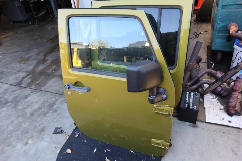 2007-2010 Jeep Wrangler JK OEM Front Right Passenger Door Assembly 68002358