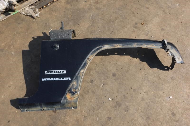 2007-2018 Jeep Wrangler JK OEM Front RH Passenger Fender Black 68029992